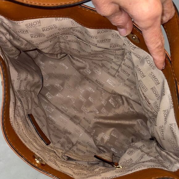 Michael Kors Bag Purse Handbag Millbrook Signature Jacquard Large Shoulder Hobo - Picture 16 of 16